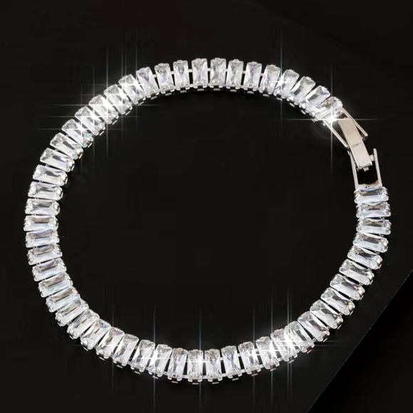 Exquisite Diamond Tennis Bracelet - Picture 2 of 2